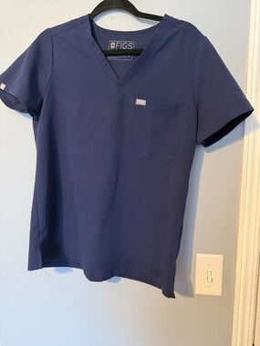 Figs Women’s V-Neck Scrub Top in Navy Blue